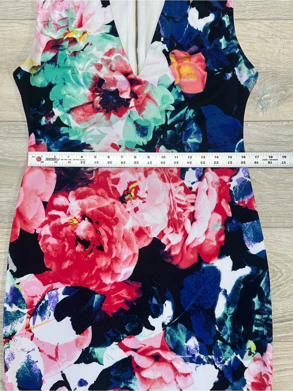 Bisou Bisou Floral Sheath Dress Size 12 Watercolor Print V Neck - Picture 6 of 9